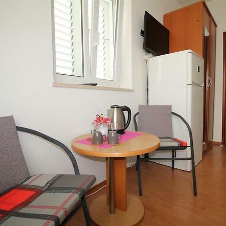 Private Accommodation Carevic Дубровник Екстер'єр фото
